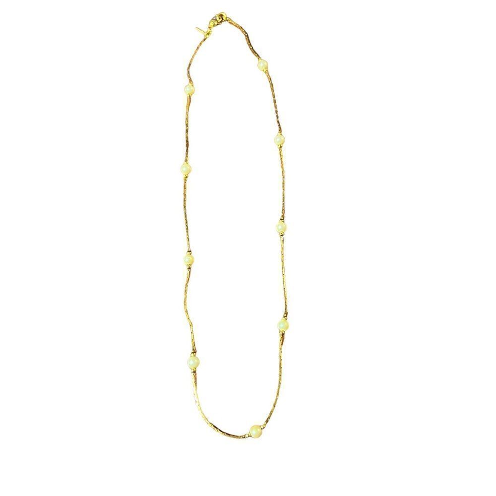 Ladies Monet gold/pearl necklace.